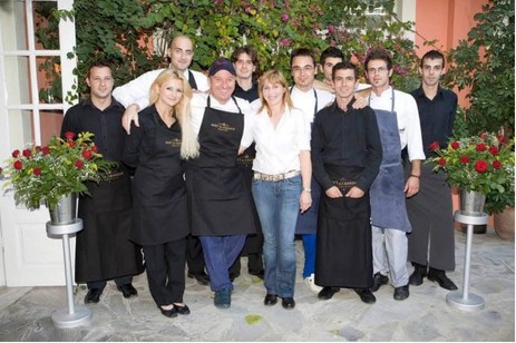 Eleni-Aimilia, host of Akobara Villa, with the team at Etrusco restaurant in Corfu